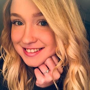 Meet your Posher, Hayley